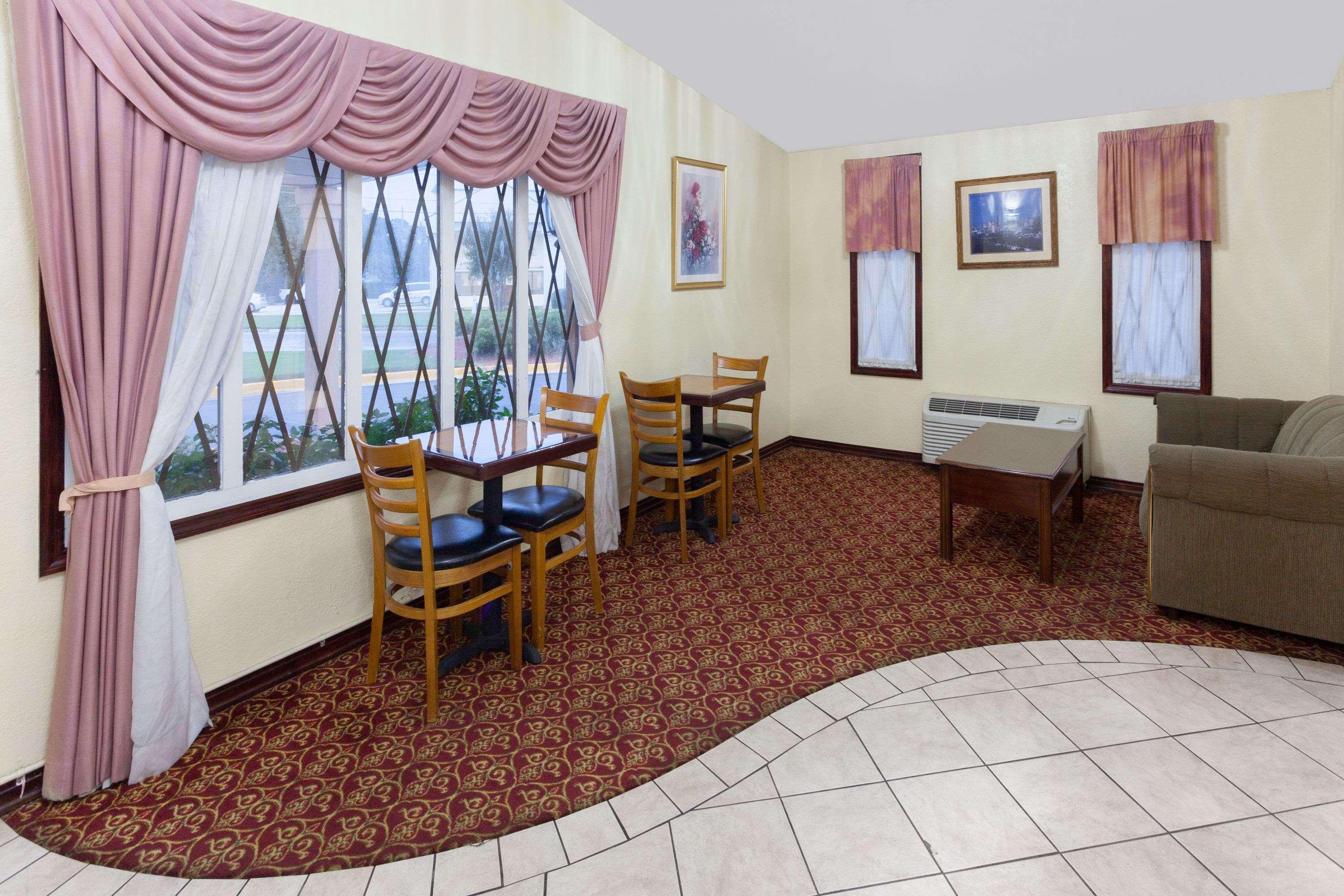 Knights Inn - Такер Екстер'єр фото
