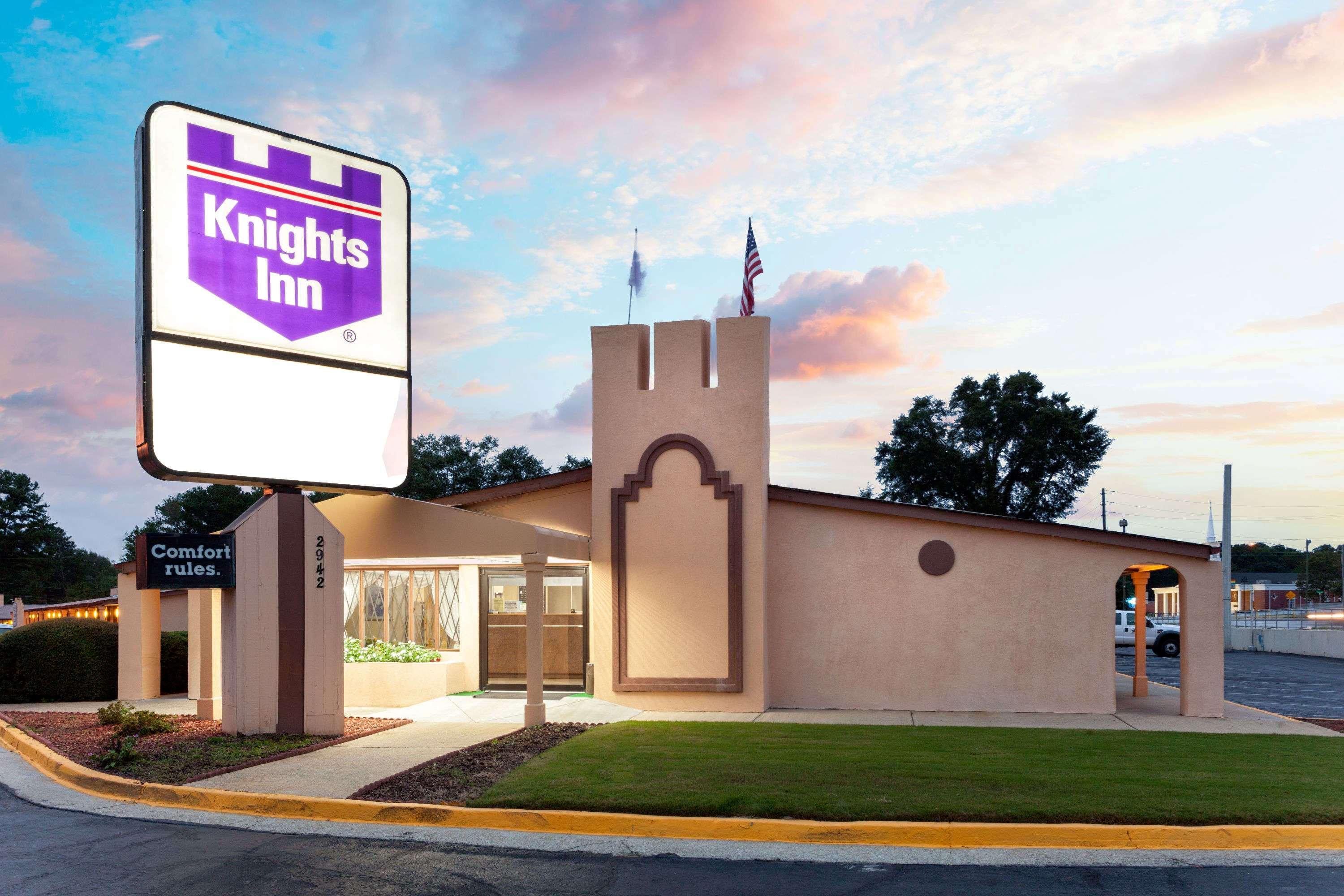 Knights Inn - Такер Екстер'єр фото